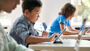 IA a scuola: il vero errore non è usarla, ma vietarla